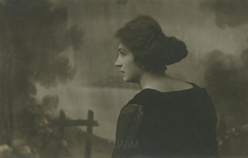 KKE 5341.jpg - Fot. Portret. Józefa Mrygłodowicz (ur. 1900 r.), Brody, przed 1925 r. Fotograf FR. Knopf Brody ul. Zukra-27